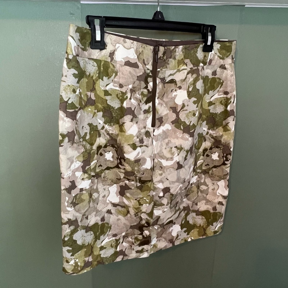 Banana Republic Beautiful Taupe Floral Skirt Knee Length Size 10P Linen Blend - Picture 6 of 10